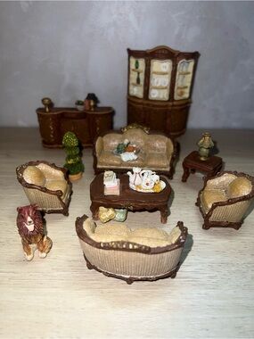 Miniature Resin Victorian Dollhouse furniture– Approx. 1:24 Scale
